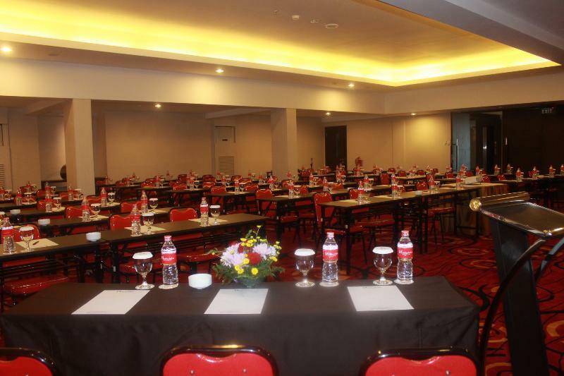 Swiss-Belinn Balikpapan Экстерьер фото